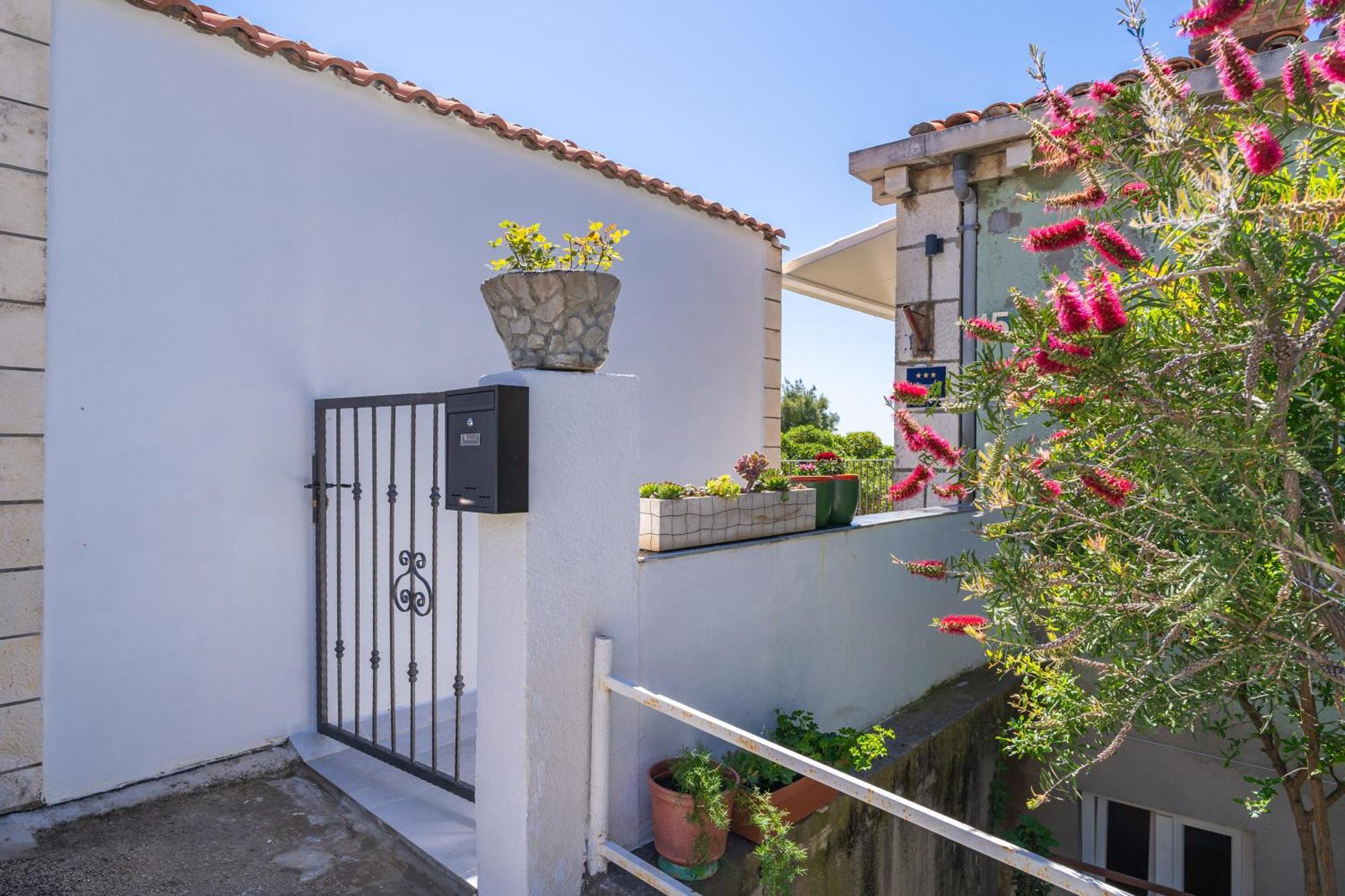 Ferienwohnung Anmarie With Free Parking Dubrovnik Exterior foto
